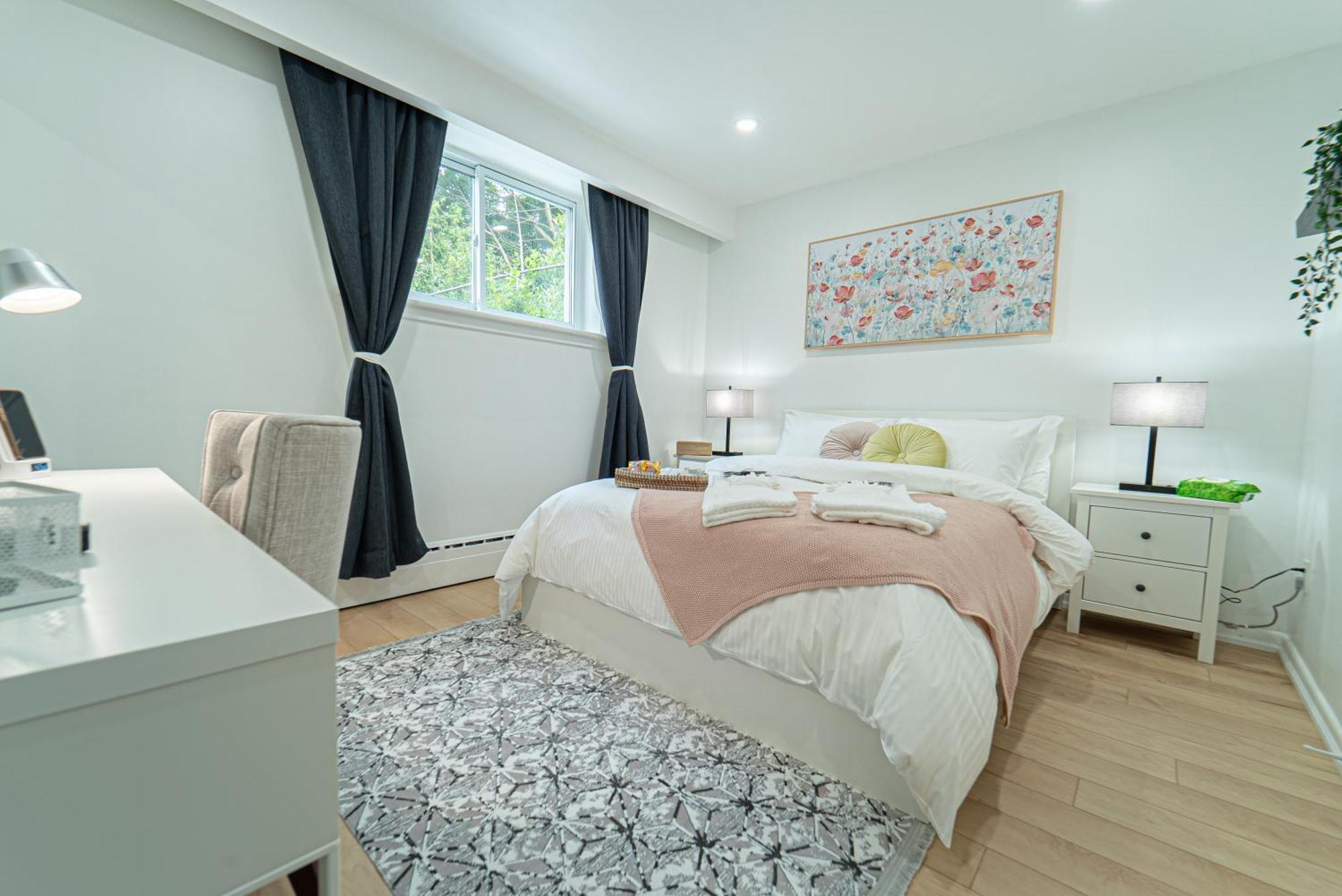 Quiet & Comfortable Double Private Room, Free Parking トロント エクステリア 写真