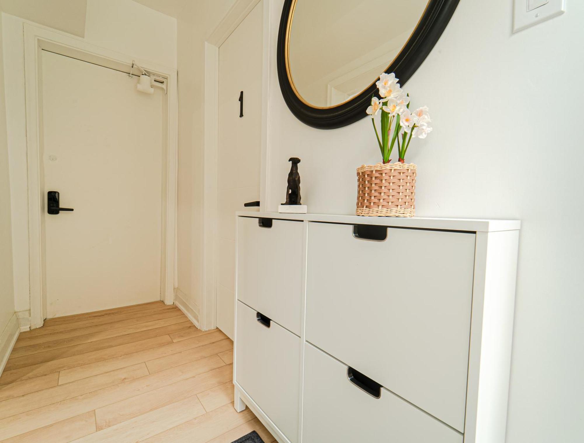 Quiet & Comfortable Double Private Room, Free Parking トロント エクステリア 写真
